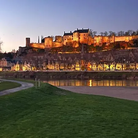 La Tour De L Horloge, Appt Typique A 500M Du Chateau Chinon Exterior photo